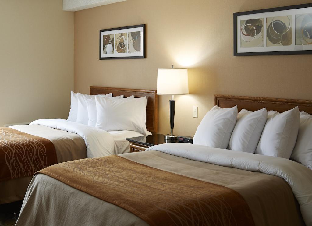 Comfort Inn Airport Winnipeg Exterior photo