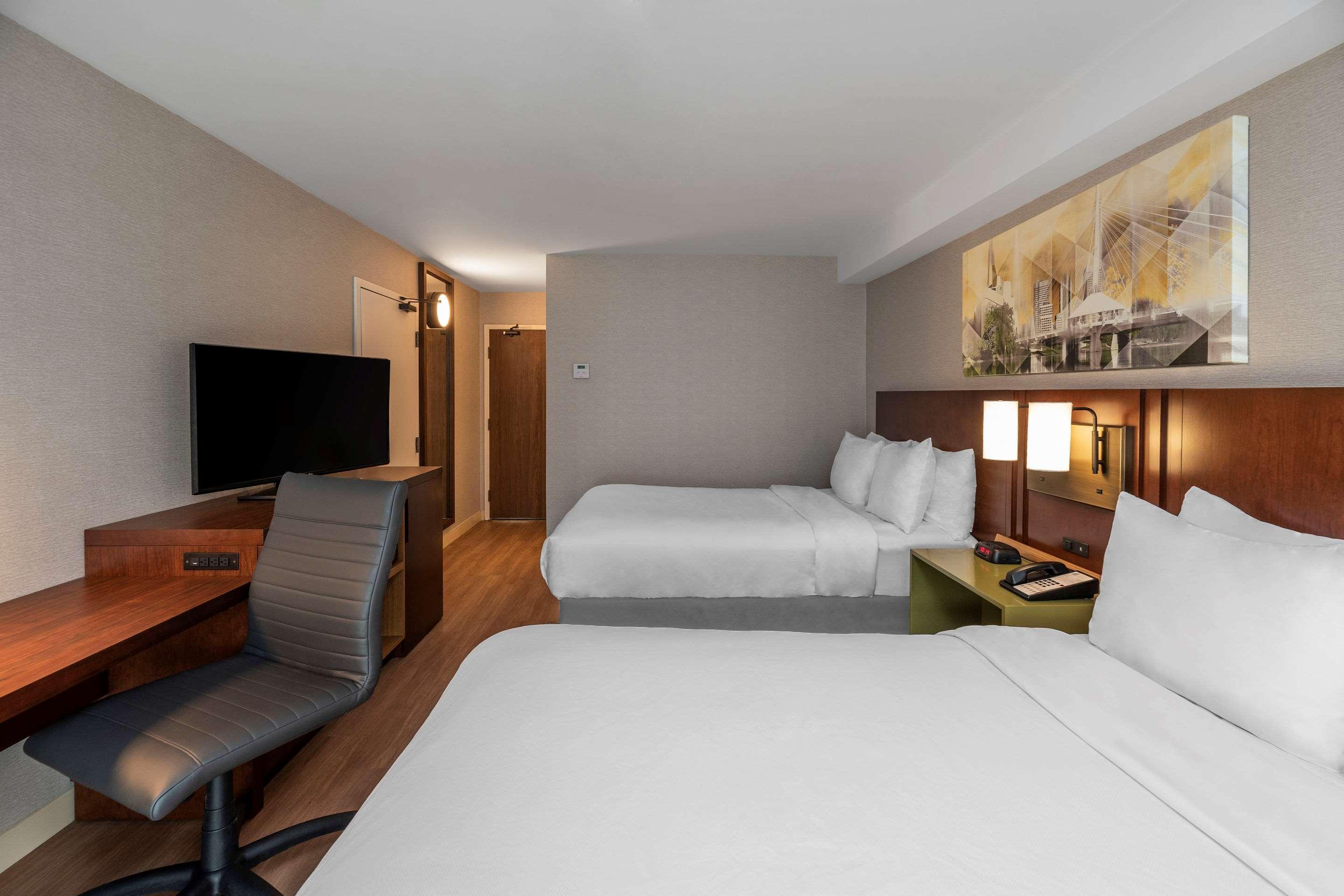 Comfort Inn Airport Winnipeg Exterior photo