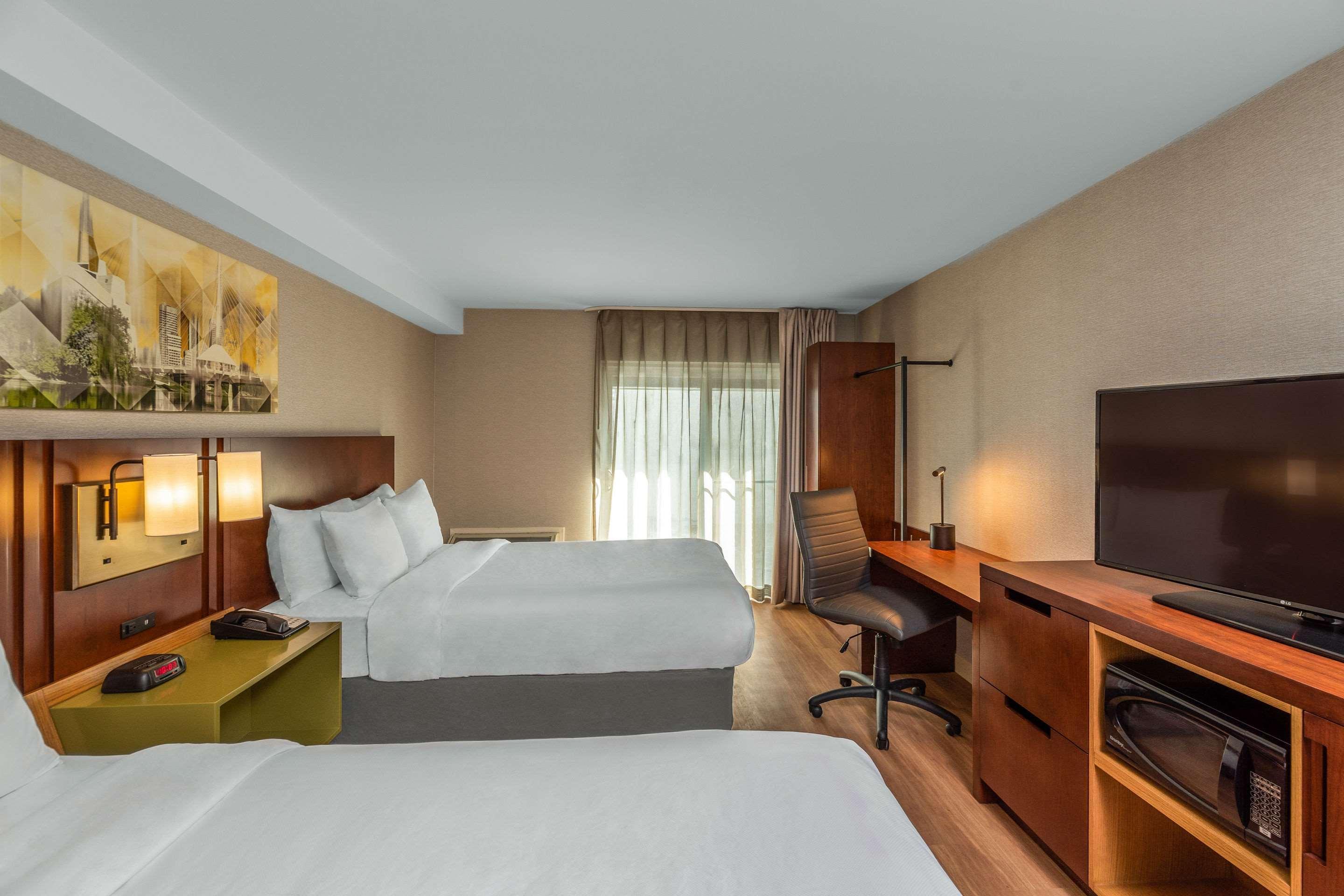 Comfort Inn Airport Winnipeg Exterior photo