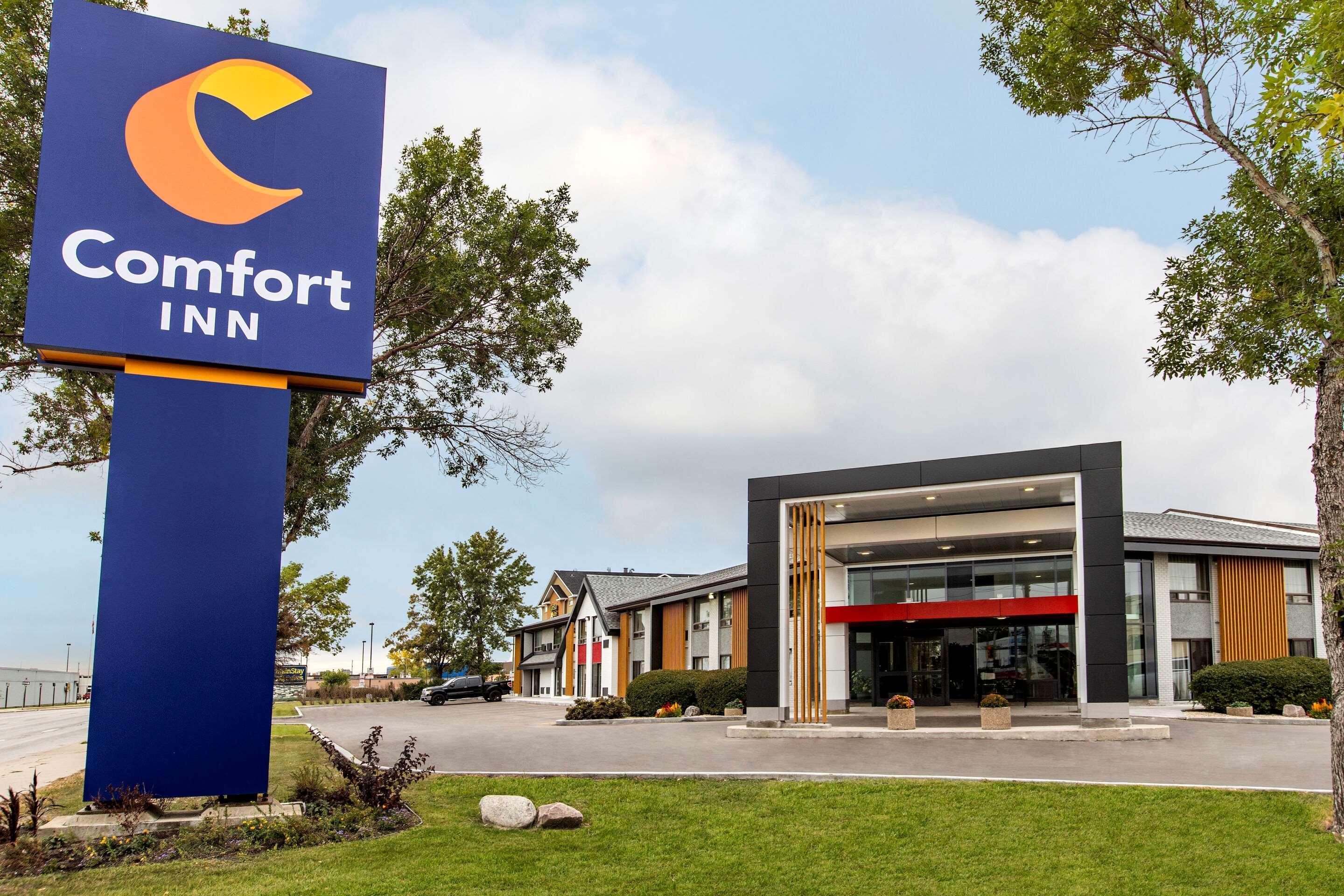 Comfort Inn Airport Winnipeg Exterior photo