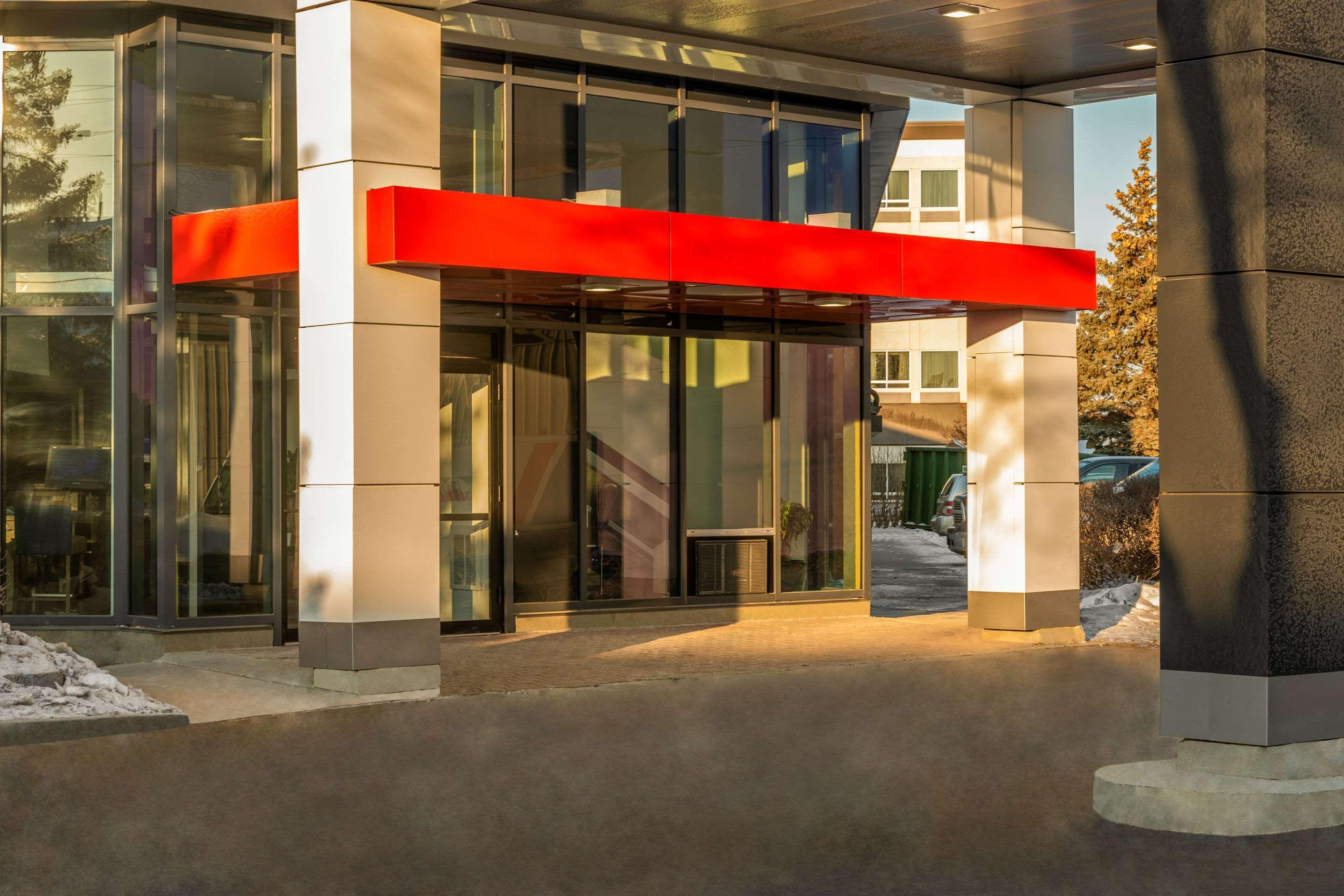 Comfort Inn Airport Winnipeg Exterior photo