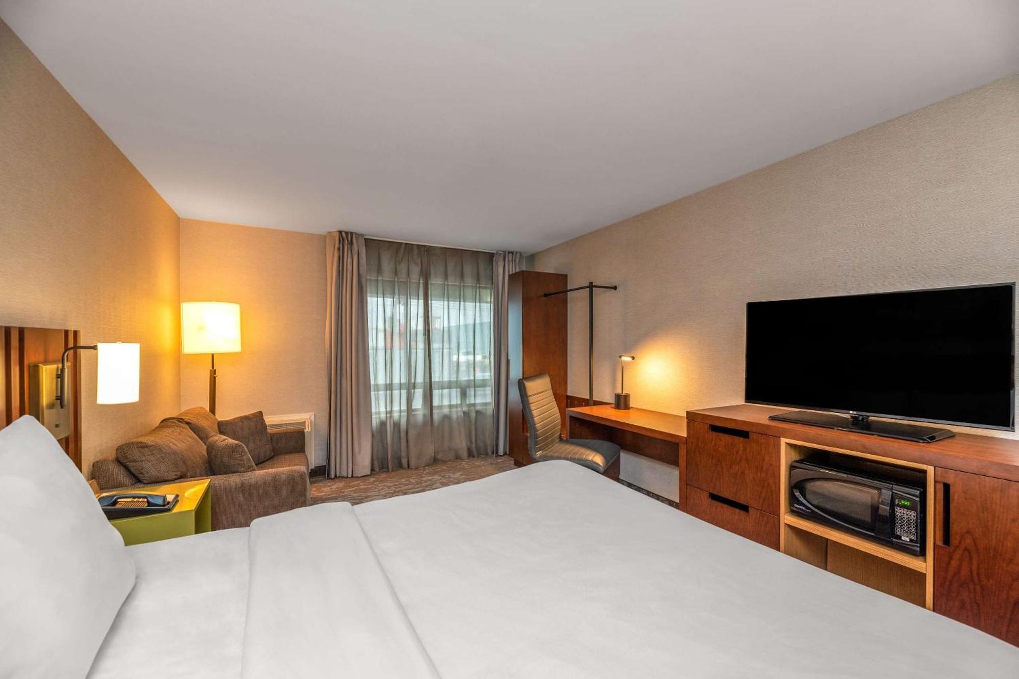 Comfort Inn Airport Winnipeg Exterior photo