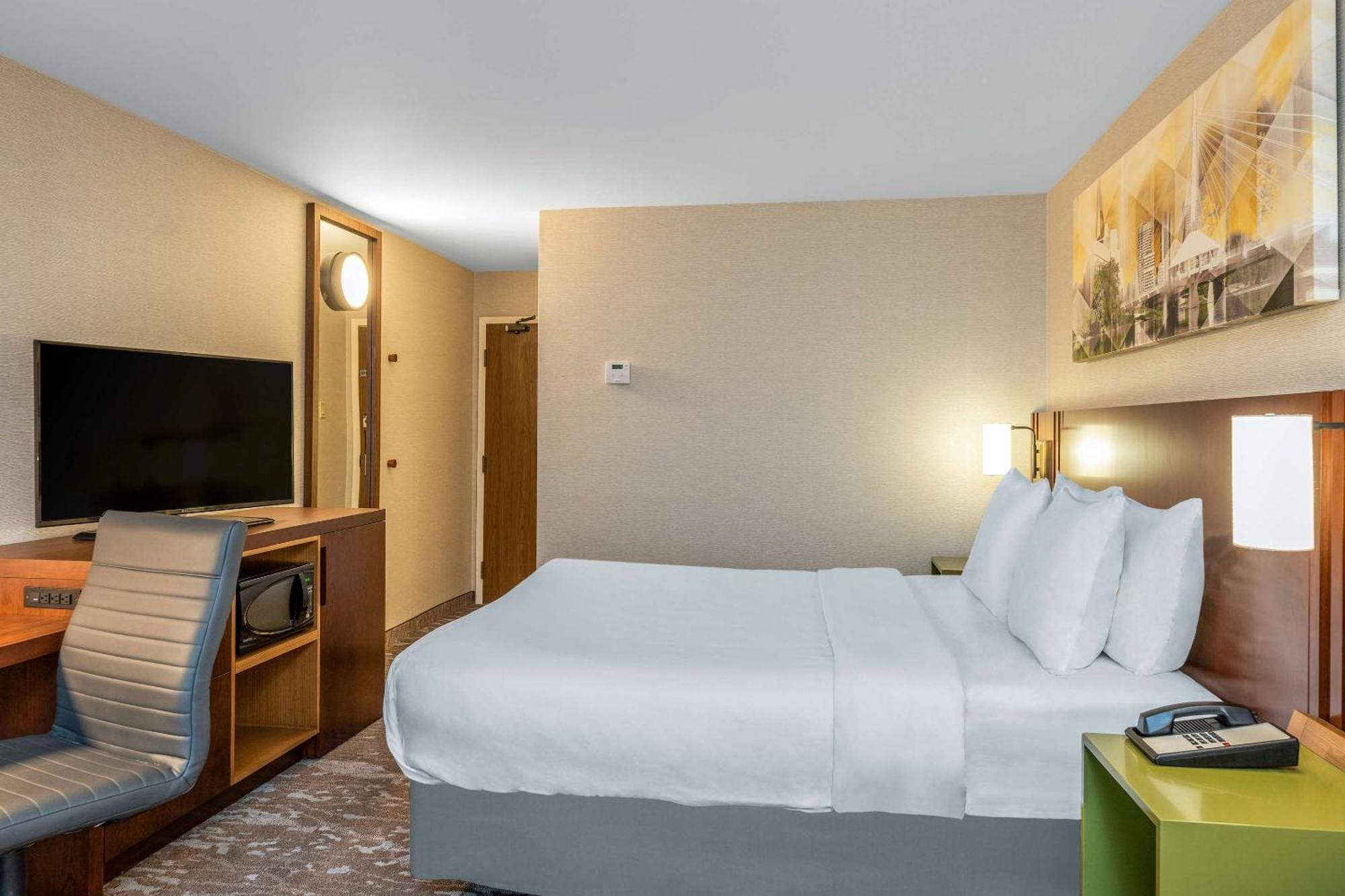 Comfort Inn Airport Winnipeg Exterior photo
