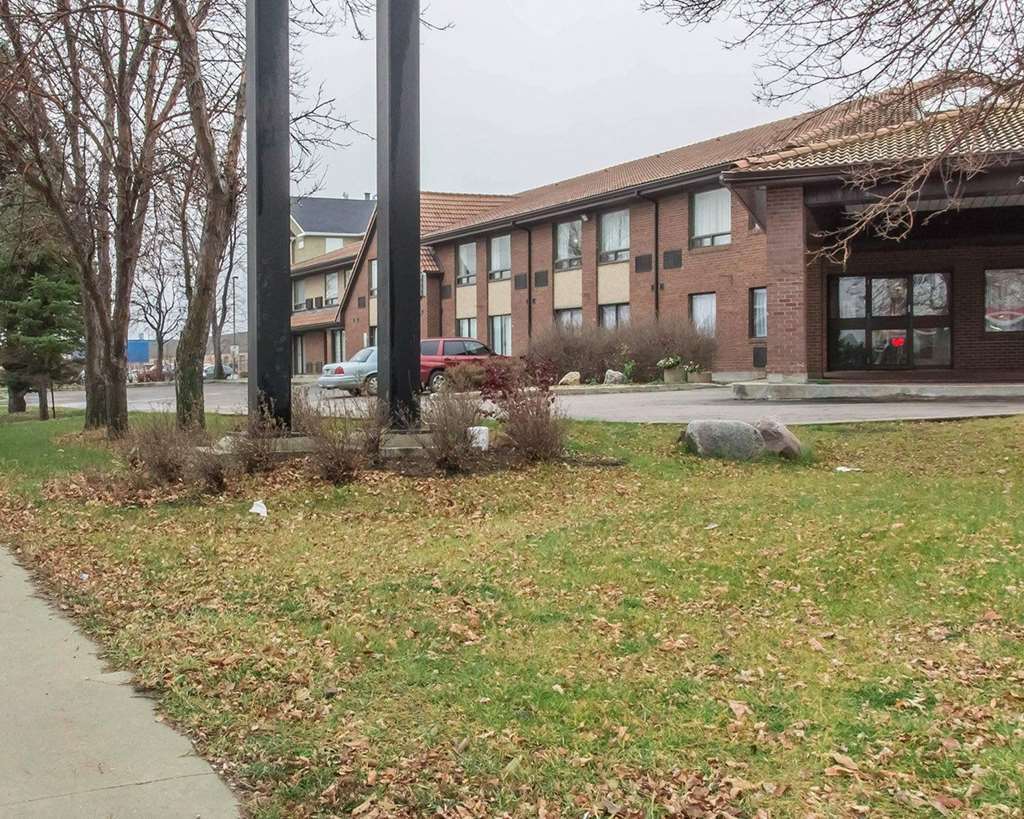 Comfort Inn Airport Winnipeg Exterior photo
