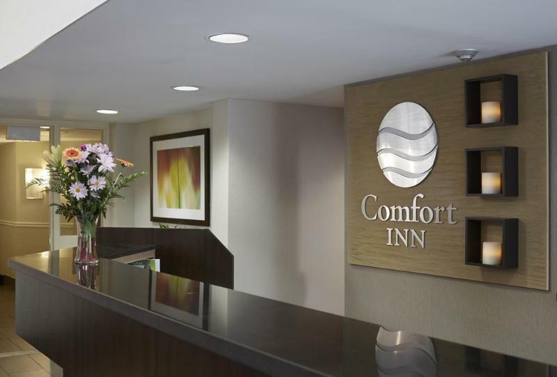 Comfort Inn Airport Winnipeg Exterior photo