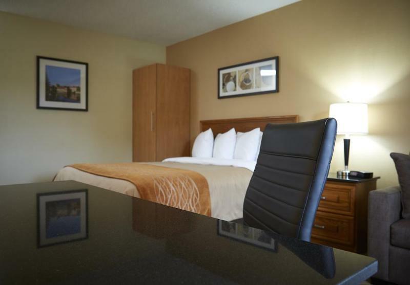 Comfort Inn Airport Winnipeg Exterior photo